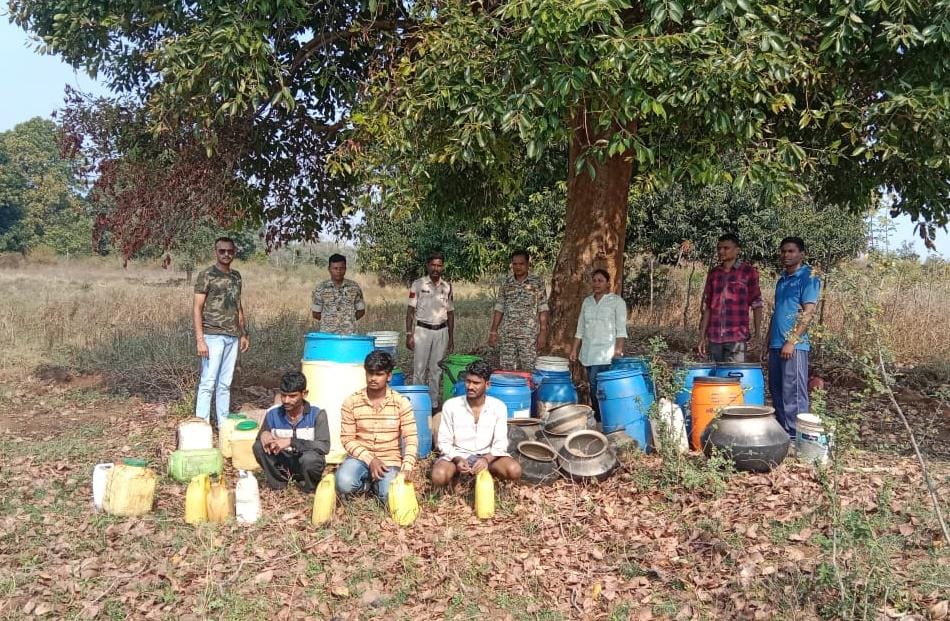 छुईखदान पुलिस टीम की शराब कोचियों पर बड़ी कार्यवाही….