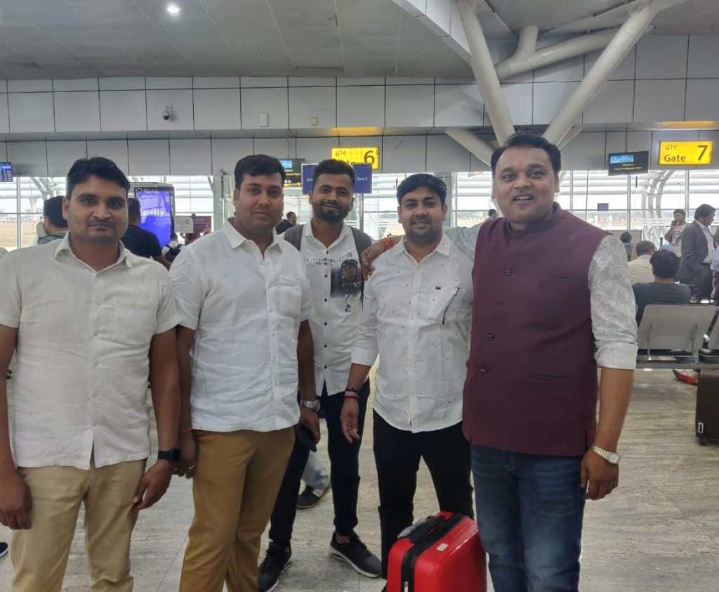 शहर से लेकर दिल्ली तक आशीष की अध्यक्षता में युवा कांग्रेस की बढ़ी सक्रियता, जिले के अन्य दिग्गज युवा नेताओ के साथ किया संसद घेराव के लिये दिल्ली&nbsp;कूच….