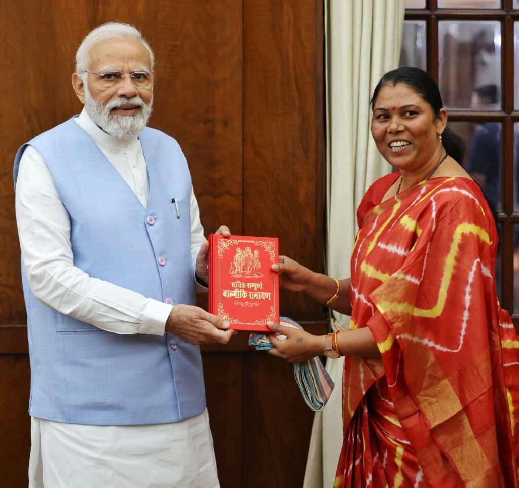 सांसद गोमती साय मिली प्रधानमंत्री नरेंद्र मोदी से हुई ,रायगढ़ सहितछत्तीसगढ़ के विकास पर चर्चा।….!!