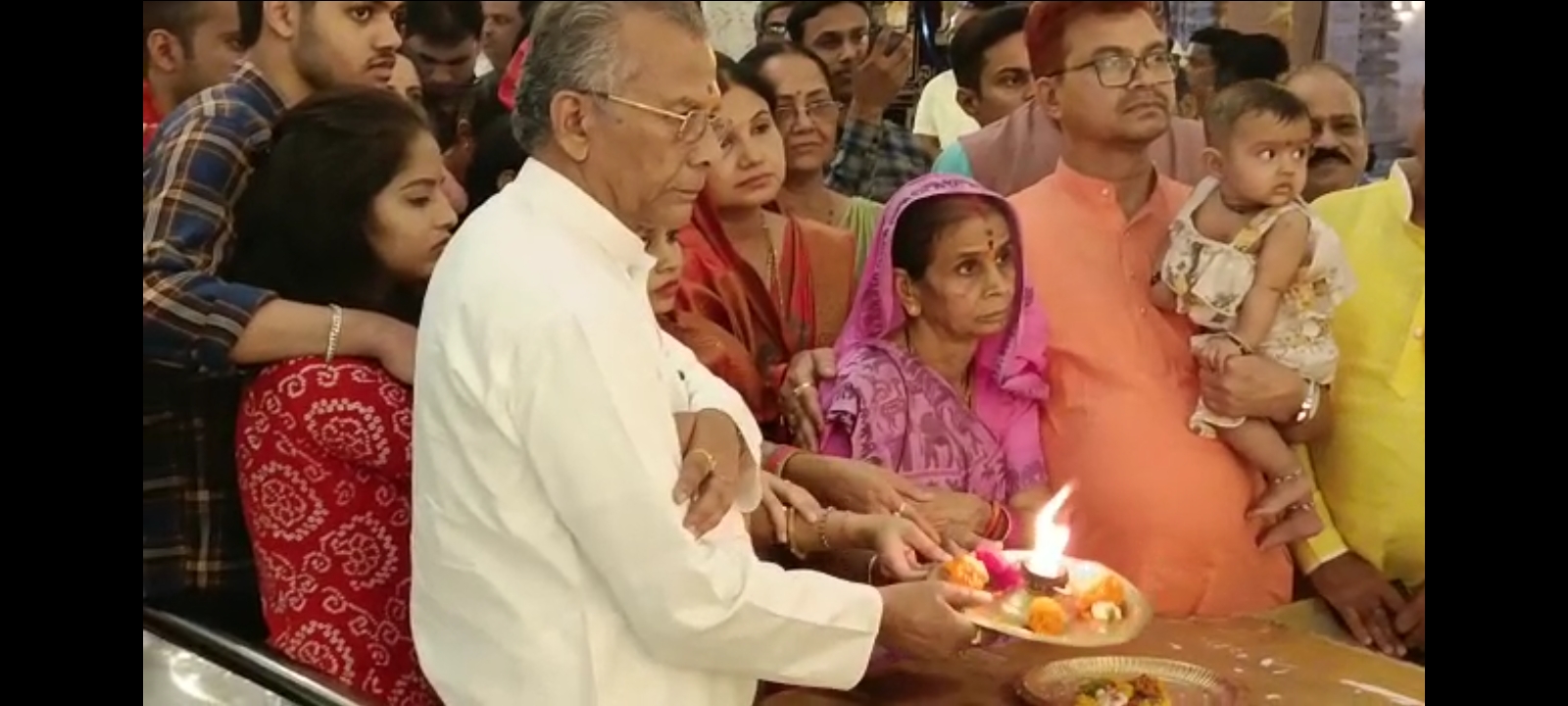 गृहमंत्री ने मां बम्लेश्वरी के दरबार में सहपरिवार  टेका माथा&nbsp;…