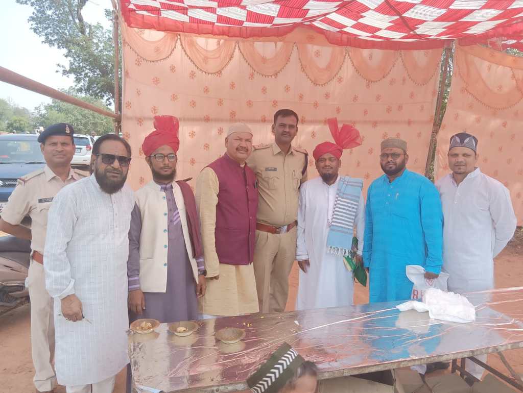 नगर मे धूमधाम से मनाया गया ईद  त्योहार…!!