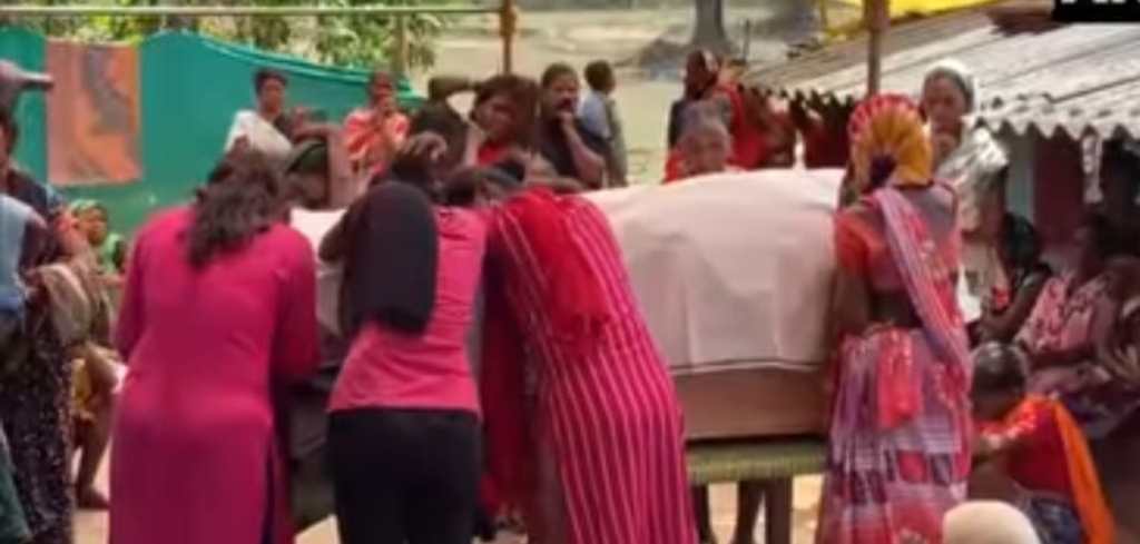 पारंपरिक तरीके से शहीदों के अंतिम संस्कार का विडियो ओपी ने साझा&nbsp;किया….!!