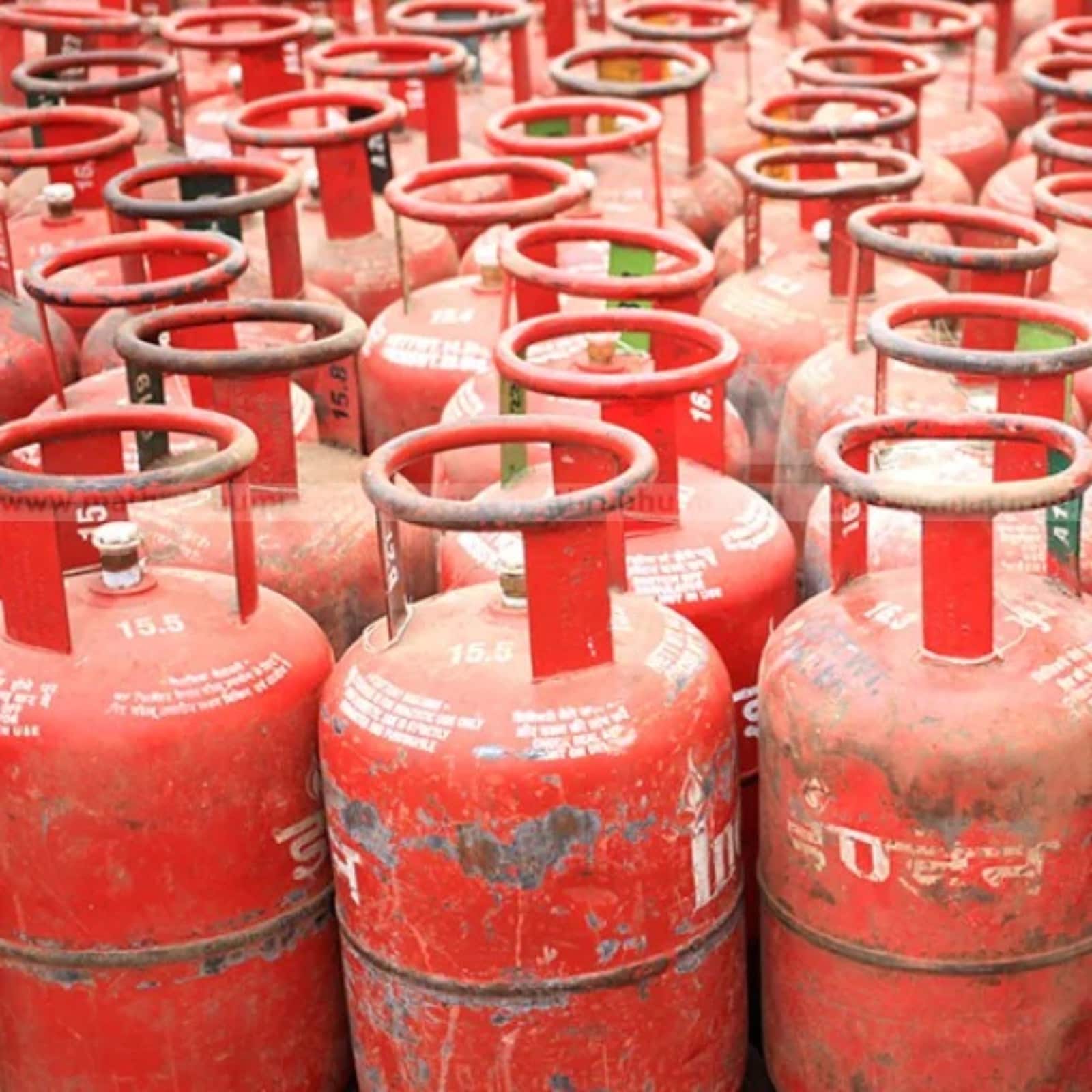 1 अप्रैल से सस्ता हो गया LPG गैस सिलेंडर, अब देने होंगे इतने रुपये, जानें&nbsp;दाम…..