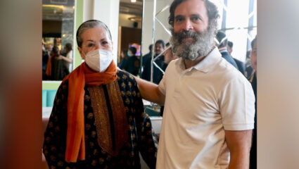 कांग्रेस नेता राहुल गांधी जल्द ही अपनी मां सोनिया गांधी के घर 10 जनपथ पर&nbsp;शिफ्ट….!!