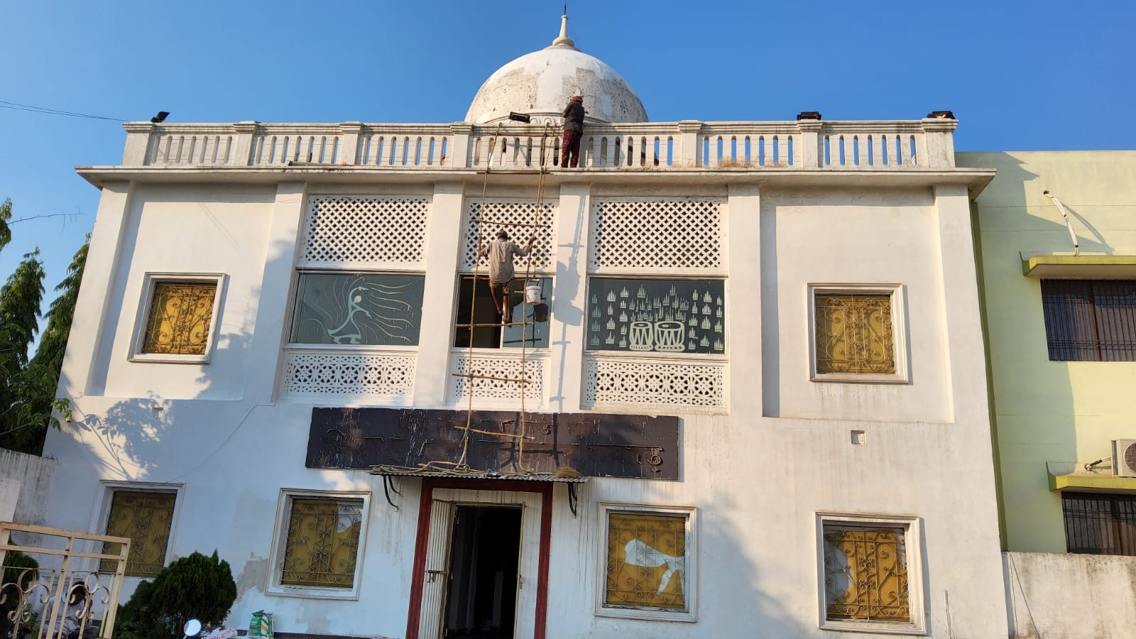 पर्यटकों के लिए सुविधाएं बढ़ाने के साथ रंग-रोगन और बाउंड्रीवाल बनाने का हो रहा&nbsp;काम