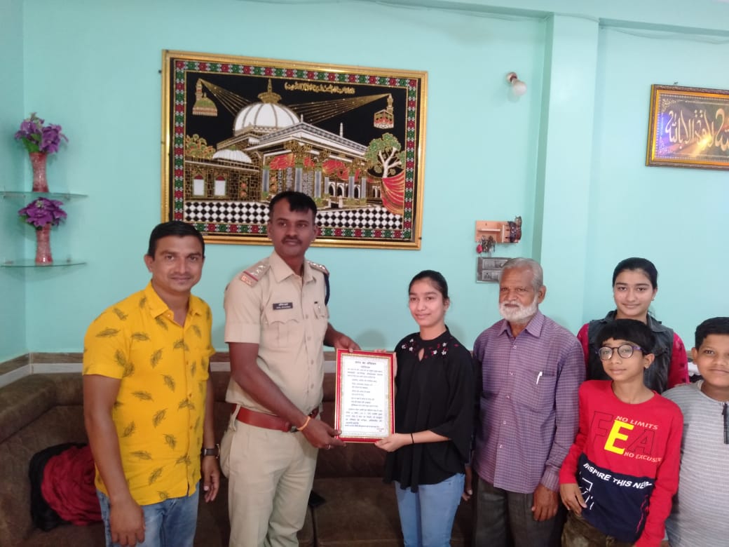 समाईला खान ने नगर का नाम रोशन किया,10वीं बोर्ड में 92.66% लाकर अपने नगर ,स्कूल सहित माता पिता का किया नाम&nbsp;रोशन…..