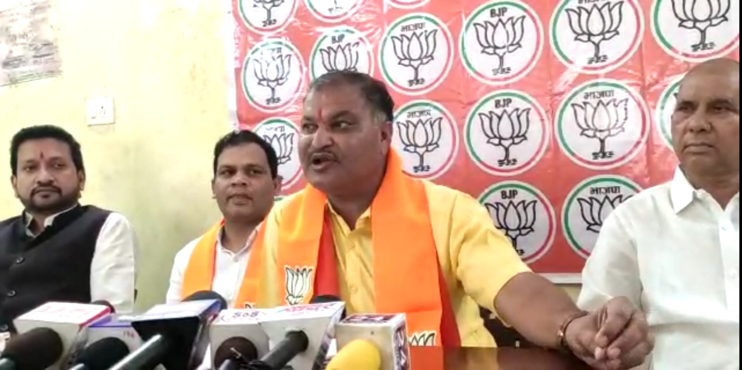 आदिवासियों के 32 प्रतिशत आरक्षण पर लगी रोक को हटाने पर भारतीय जनता&nbsp;पार्टी