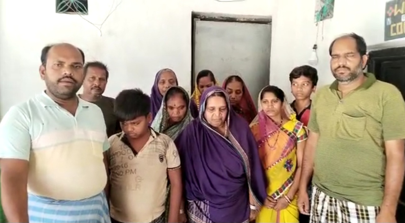 दहशत के साये में पटेल परिवार, दहशतगर्द ग्रामीणों के आगे पंगु हुआ&nbsp;कानून…..