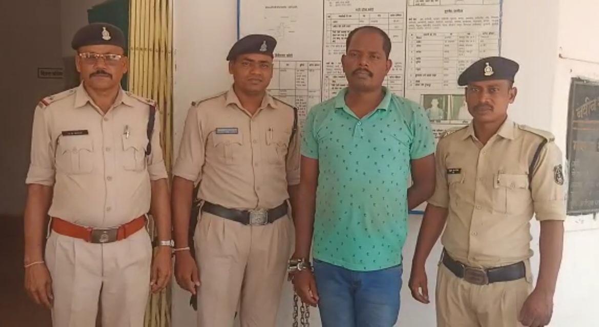 महिला के साथ दुष्कर्म की घटना को अंजाम देने वाले दरिंदे को पुलिस ने किया गिरफ्तार….