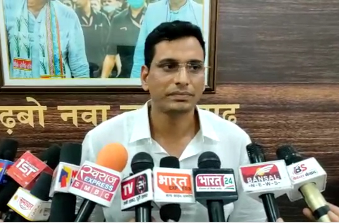 ईडी के खिलाफ विधायक देवेन्द्र यादव की प्रेस&nbsp;कॉन्फ्रेंस