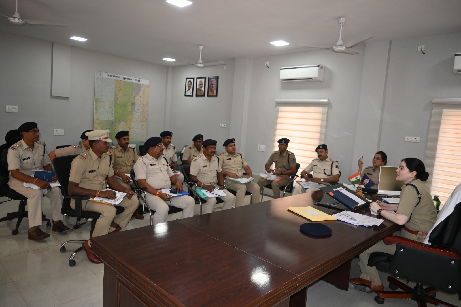 विधानसभा चुनाव को लेकर पुलिस की कार्य योजना पर&nbsp;चर्चा…..