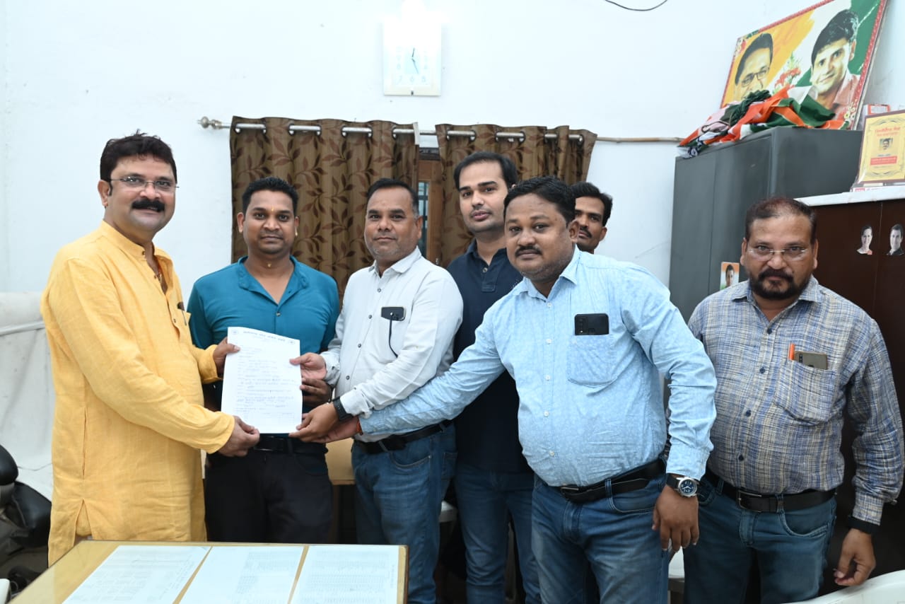 विधायक प्रकाश नायक ने ब्लॉक अध्यक्ष को विधिवत सौपा दावेदारी आवेदन फार्म&nbsp;…..