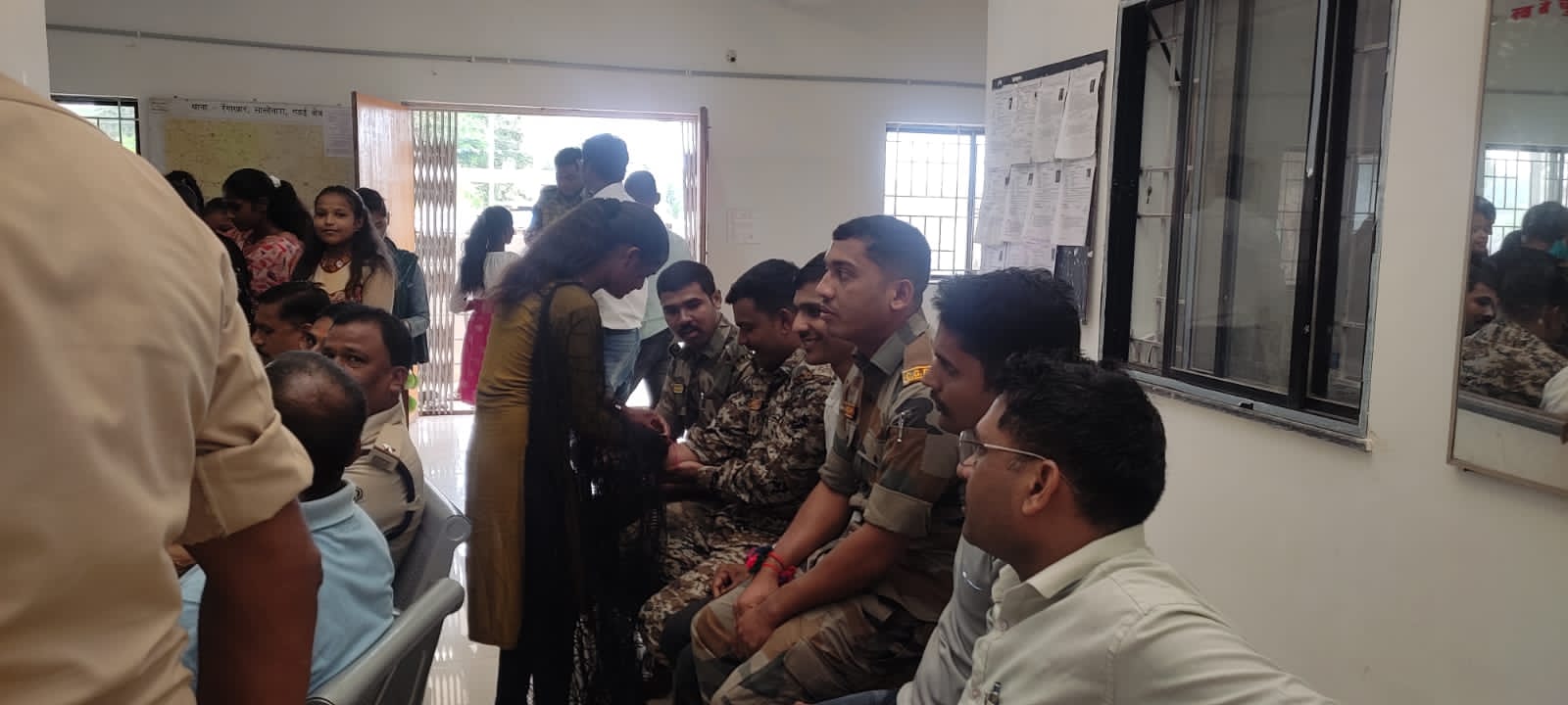 अति नक्सल प्रभावित ग्राम की बालिकाओं ने थाना मनाया रक्षा बंधन का पर्व ………