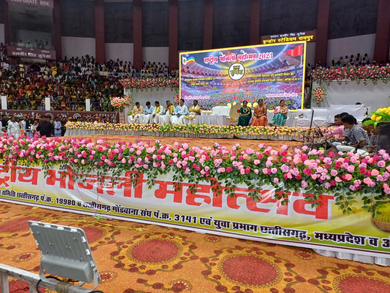 जनपद अध्यक्ष नीना वनोद ताम्रकार ने नगर के विकास को लेकर मुख्यमंत्री से चर्चा की……..!!