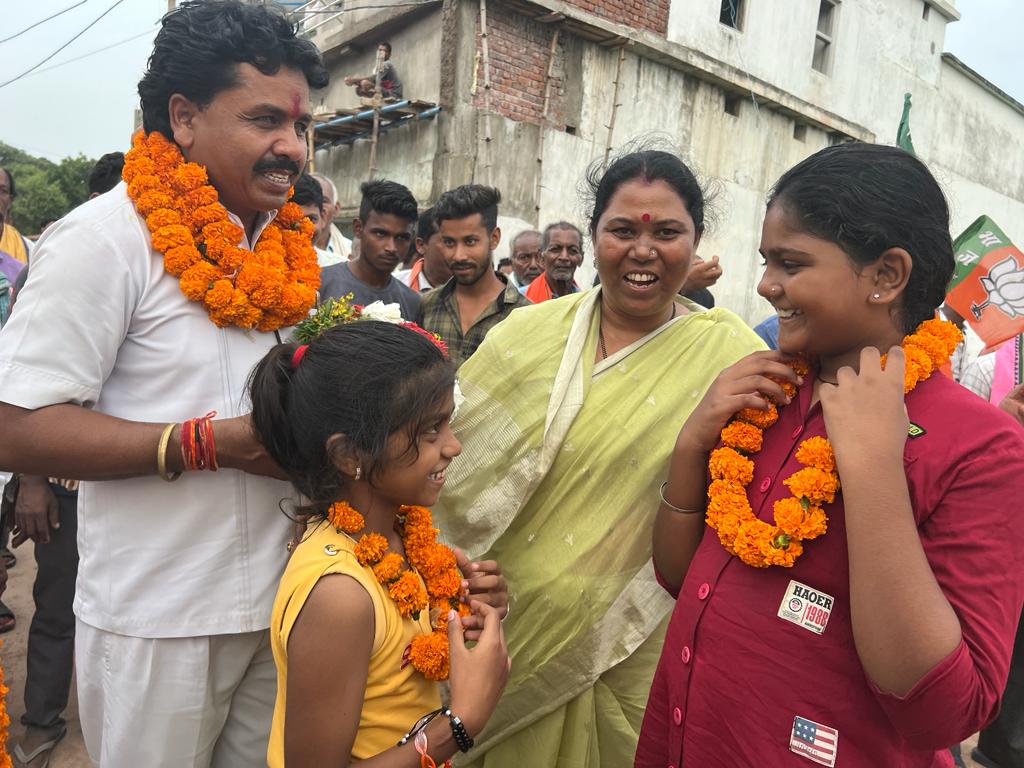 सांसद गोमती साय ने मांगा भाजपा प्रत्याशी महेश साहू के लिए जनसमर्थन…..!!