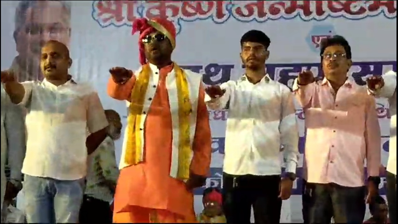 यादव समाज के नावनिवार्चित पदाधिकारियों को शापथ दिलाई मुख्यमंत्री भपेश बघेल&nbsp;ने