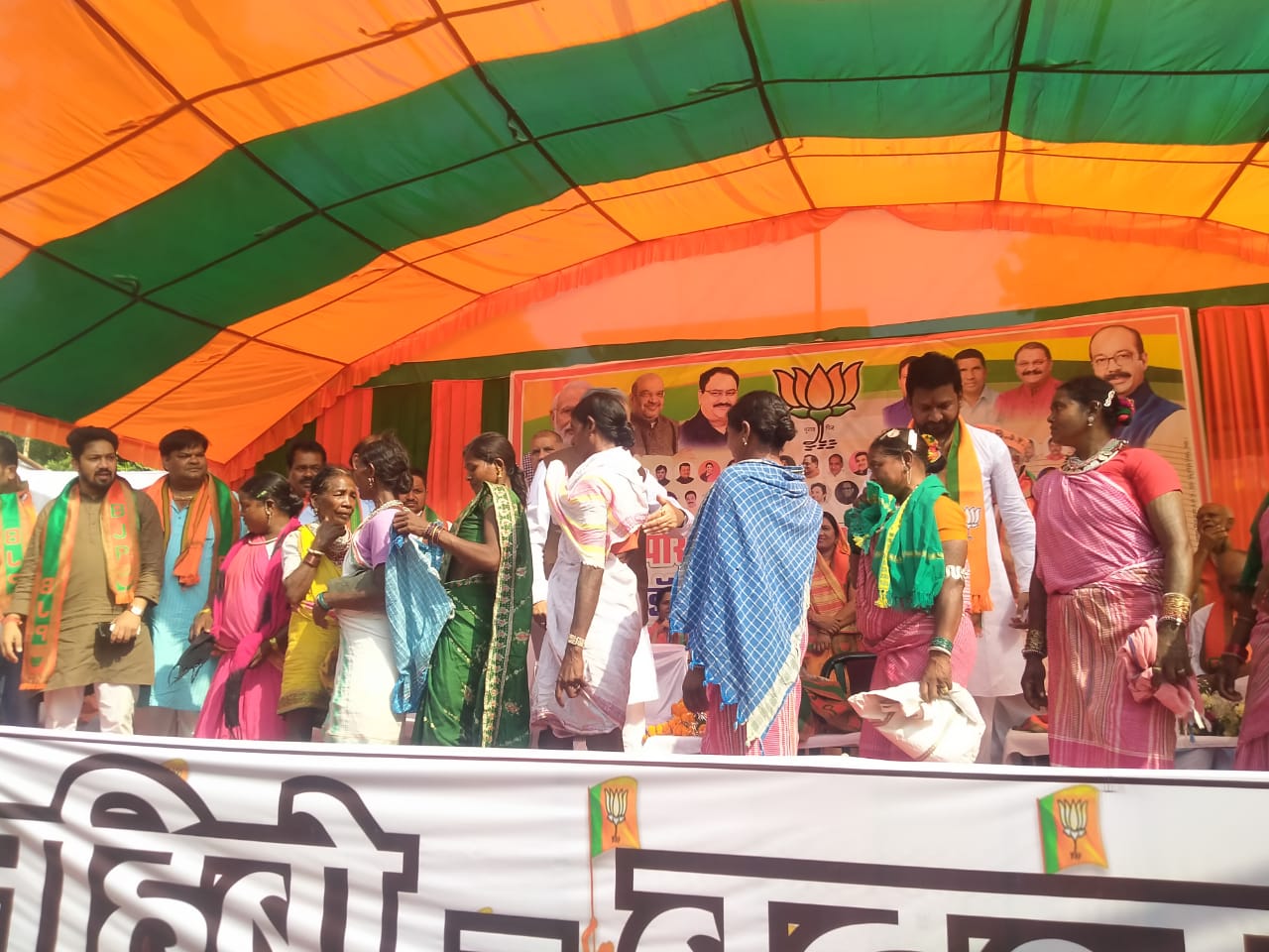 खैरागढ़ विधानसभा से भाजपा प्रत्याशी विक्रांत सिंह का नामांकन भरा भूपेश बघेल से बड़ा कोई झूठा नही है, इन पांच साल में सिर्फ झूठ के सिवा कुछ नहीं डा रमन सिंह ने&nbsp;कहा