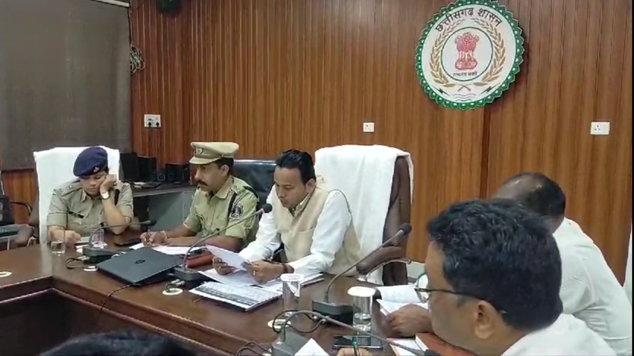 लोकसभा चुनाव कलेक्टर ने ली पत्रकारवार्ता……