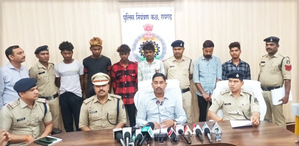 रेलवे लाइन में लगे कॉपर वायर चुराने वाले 04 आरोपी और 02 चोरी की संपत्ति खरीददार&nbsp;गिरफ्तार…