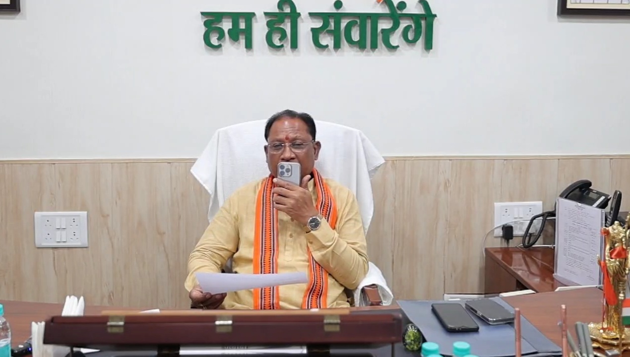 खुद फोन लगाकर मुख्यमंत्री कर रहे जनता से सीधी बात, ले रहे हैं फीड&nbsp;बैक