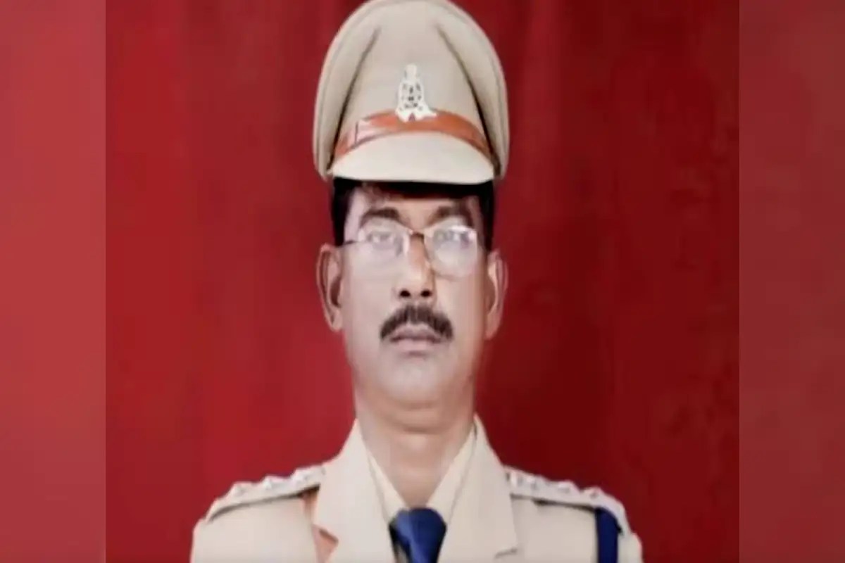 गर्लफ्रेंड के चक्कर में हुआ डिमोशन, डिप्टी एसपी से बना दिए गए सिपाही, पढ़ें क्या है पूरा&nbsp;मामला