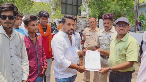 अवैध प्लाटिंग, अवैध खनन और शराब बंद करवाने के लिए जोगी कांग्रेस जिलाध्यक्ष शमसुल आलम ने किया प्रदर्शन…..