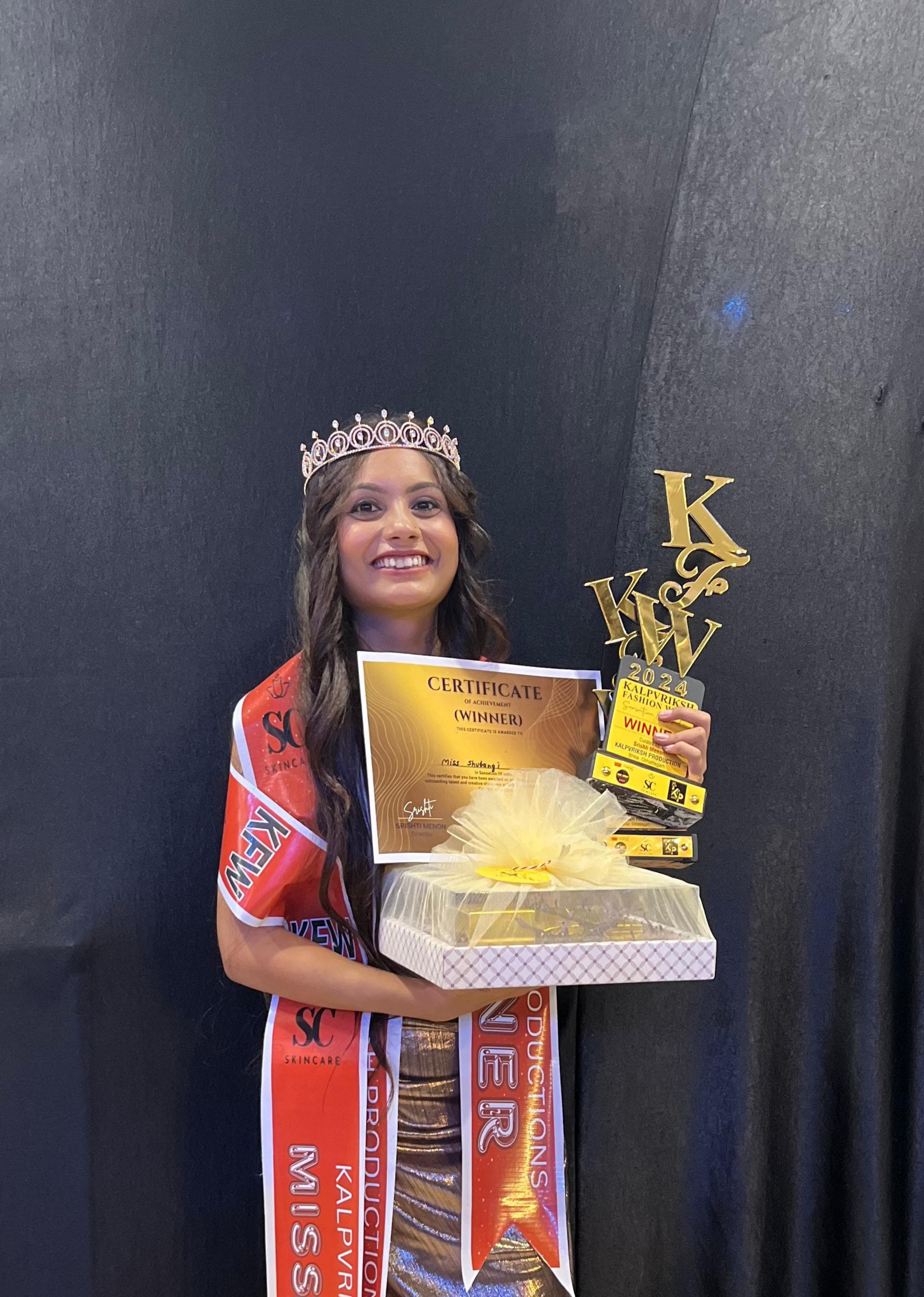 नगर की शुभांगी ताम्रकार बनीं फैशन वीक सेंसशन आँफ इंडिया की विजेता, मिला मिस पापुलर का&nbsp;खिताब…..