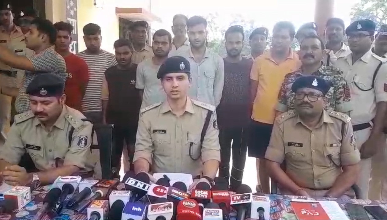 करोड़ों की धोखाधड़ी के आरोपी का पुलिस के हिरासत में&nbsp;….!!