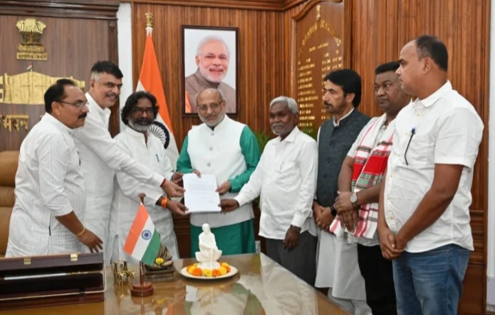 झारखंड के मुख्यमंत्री चंपई सोरेन ने दिया इस्तीफा, फिर से CM बनेंगे हेमंत&nbsp;सोरेन