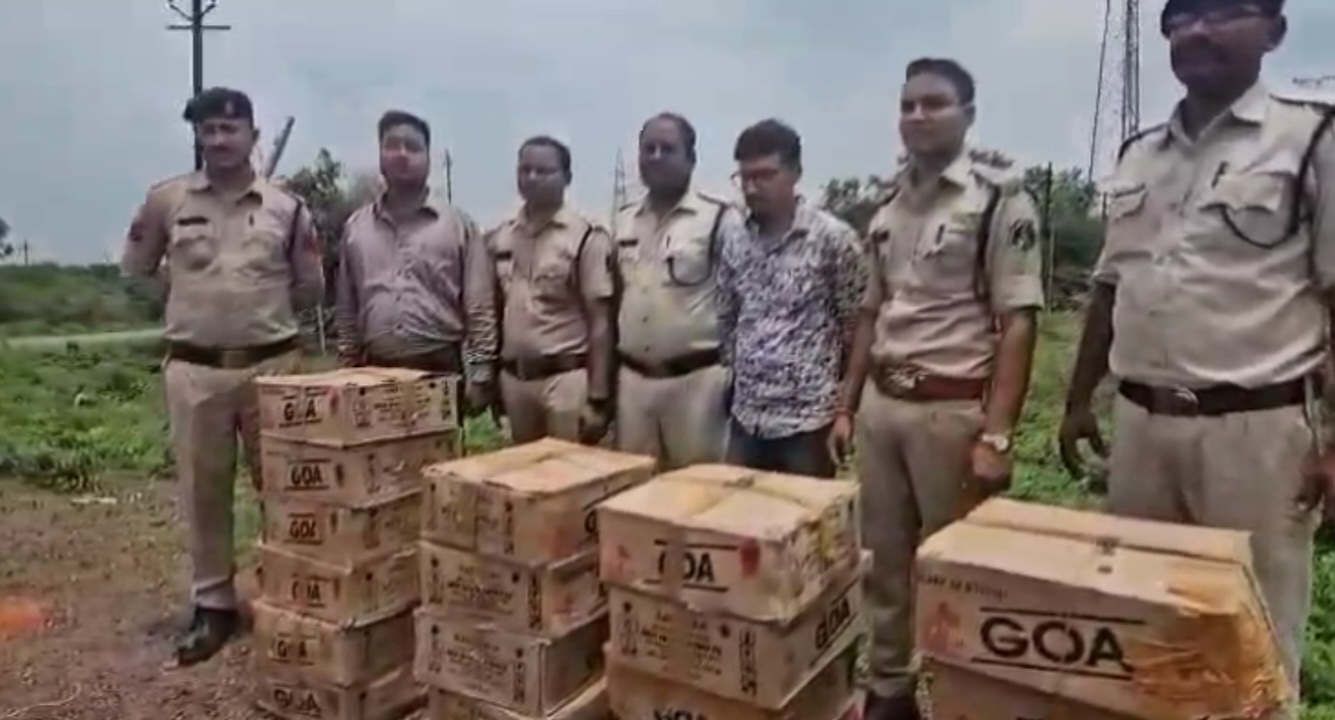 महंगी लग्जरी गाड़ी में 22 पेटी शराब पकड़ाई..मध्यप्रदेश के रास्ते ला रहे थे,&nbsp;छत्तीसगढ…