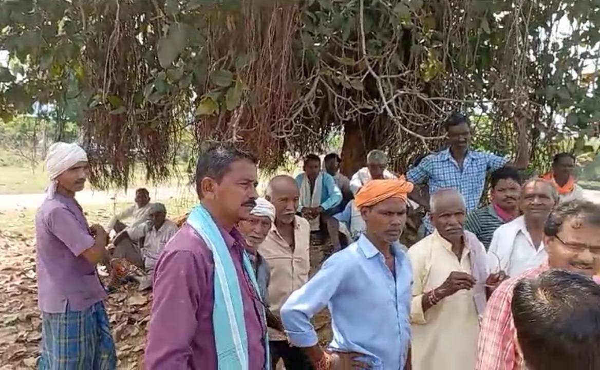 बांध टूटनें से किसानों की खरीफ फसल की भारी मात्रा में किसानों की क्षति&nbsp;है…..