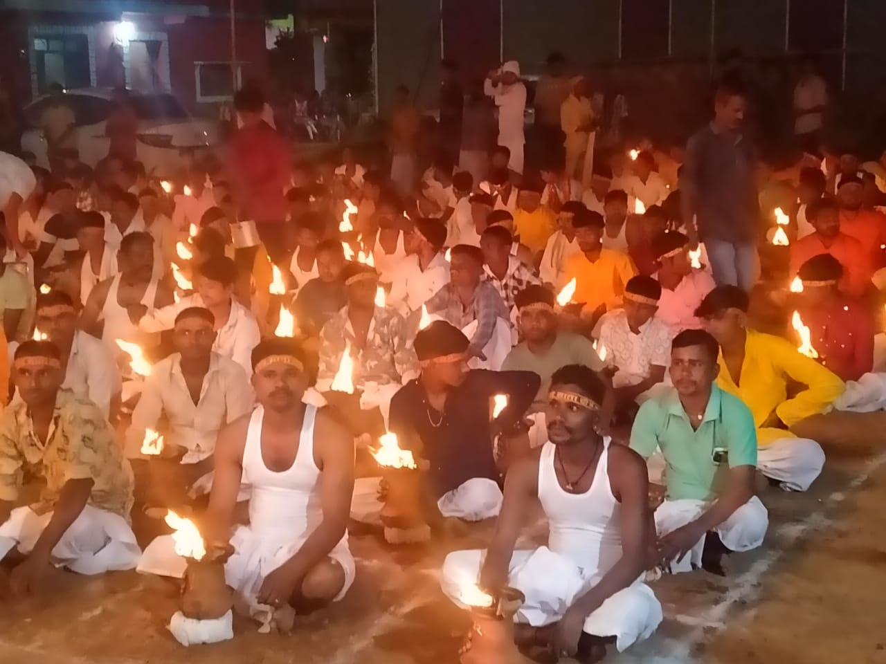 नगर में&nbsp; धूम धाम से मनाया गया दुर्गा पूजा, गंगई मां के दरबार में 716 आस्था की ज्योति कलश जगमगायें…..