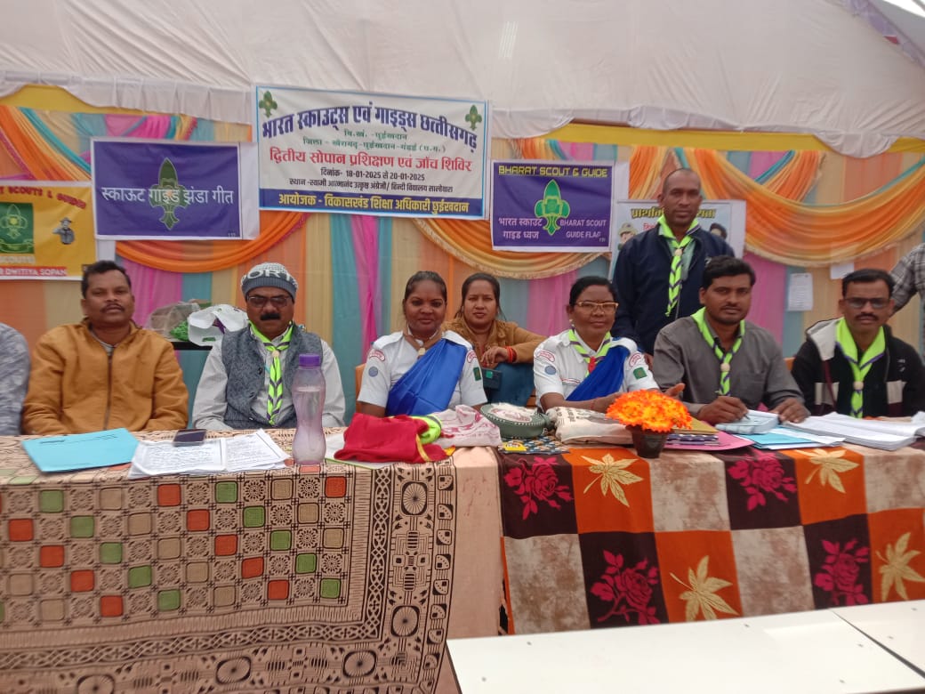 शिक्षा विभाग से सम्मानित हुए पत्रकार ओमकेश पांडेय ब्लॉक के अधिकारी ने किया सम्मान…….