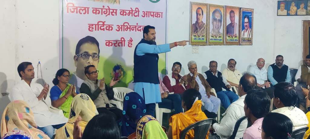 ये आक्रोश की ज्वाला बुझनी नहीं चाहिये:उमेश पटेल नाम वापस और प्रत्याशियों को धमकाये जाने की घटना के बाद उमेश ने कांग्रेस प्रत्याशियों को किया बूस्ट-अप……