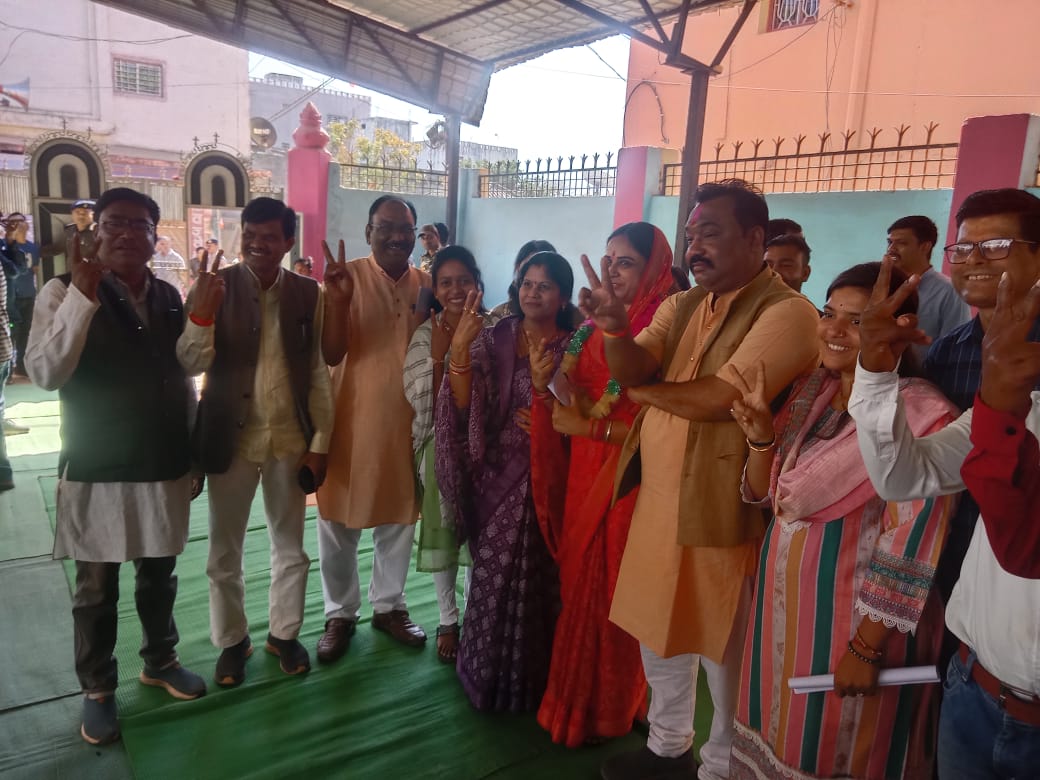 छुईखदान नगर पंचायत चुनाव: कांग्रेस की ऐतिहासिक जीत, भाजपा को बड़ा झटका……..