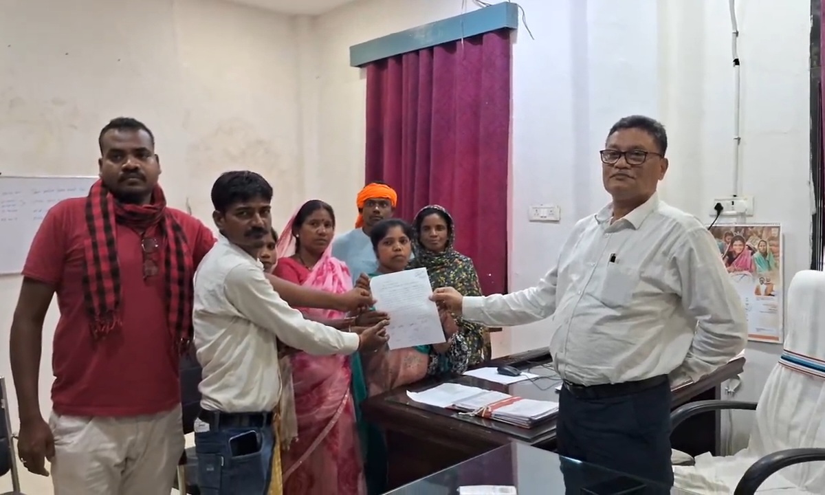 बाढ़ पीड़ितों को 6 माह बाद भी नहीं मिल पाया मुआवजा राशि कलेक्टर से लगाई&nbsp;गुहार….