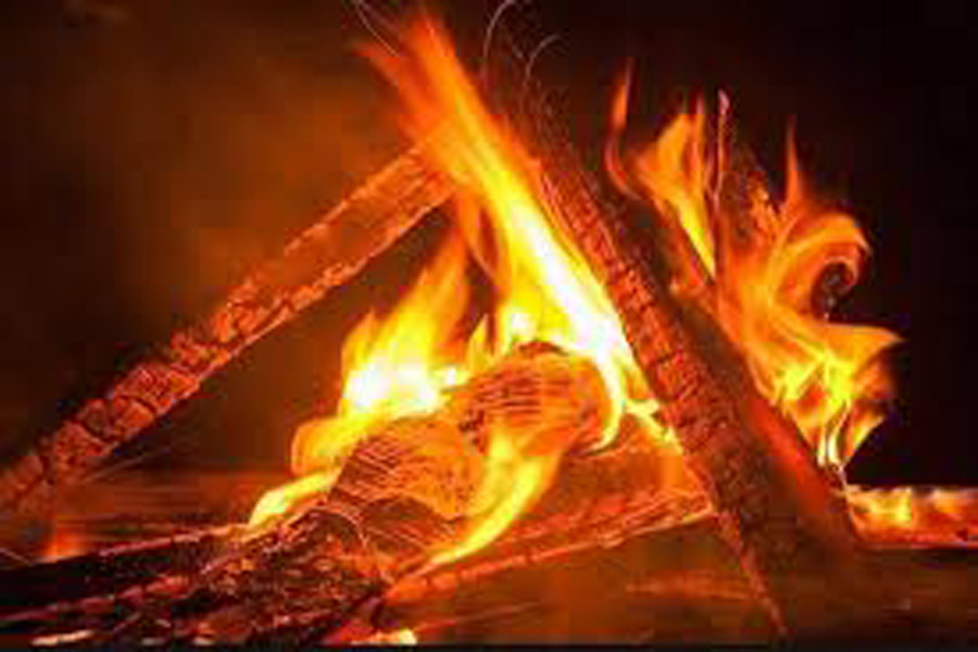 रायगढ़ में बढ़ती ठंड, नगर निगम अब तक बेपरवाह रेलवे स्टेशन–बस स्टैंड पर यात्री ठिठुरने को&nbsp;मजबूर…