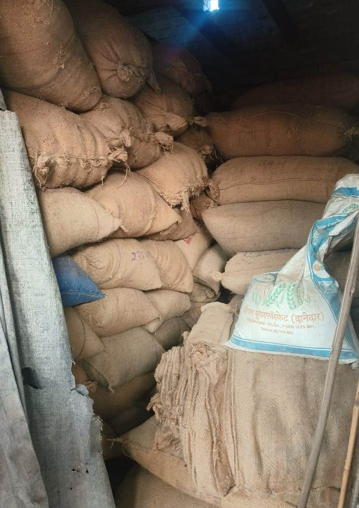 एसडीएम घरघोड़ा के नेतृत्व में राजस्व एवं खाद्य विभाग की बड़ी कार्रवाई-ग्राम बिजना में 951 बोरी अवैध धान&nbsp;जब्त