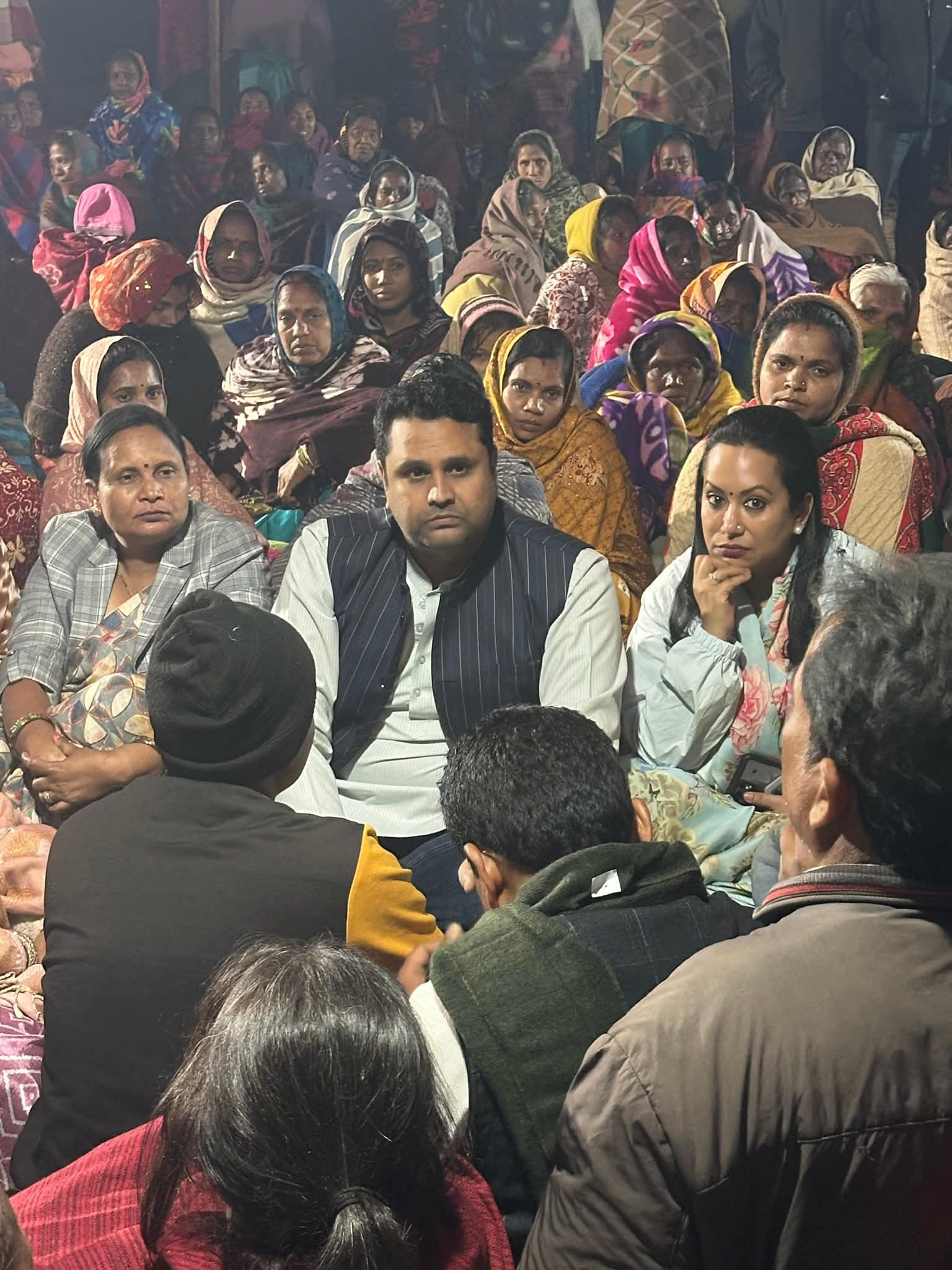 तमनार में कोयला खदान जनसुनवाई को लेकर तनाव चरम पर, ग्रामीण अनिश्चितकालीन धरने पर&nbsp;डटे….