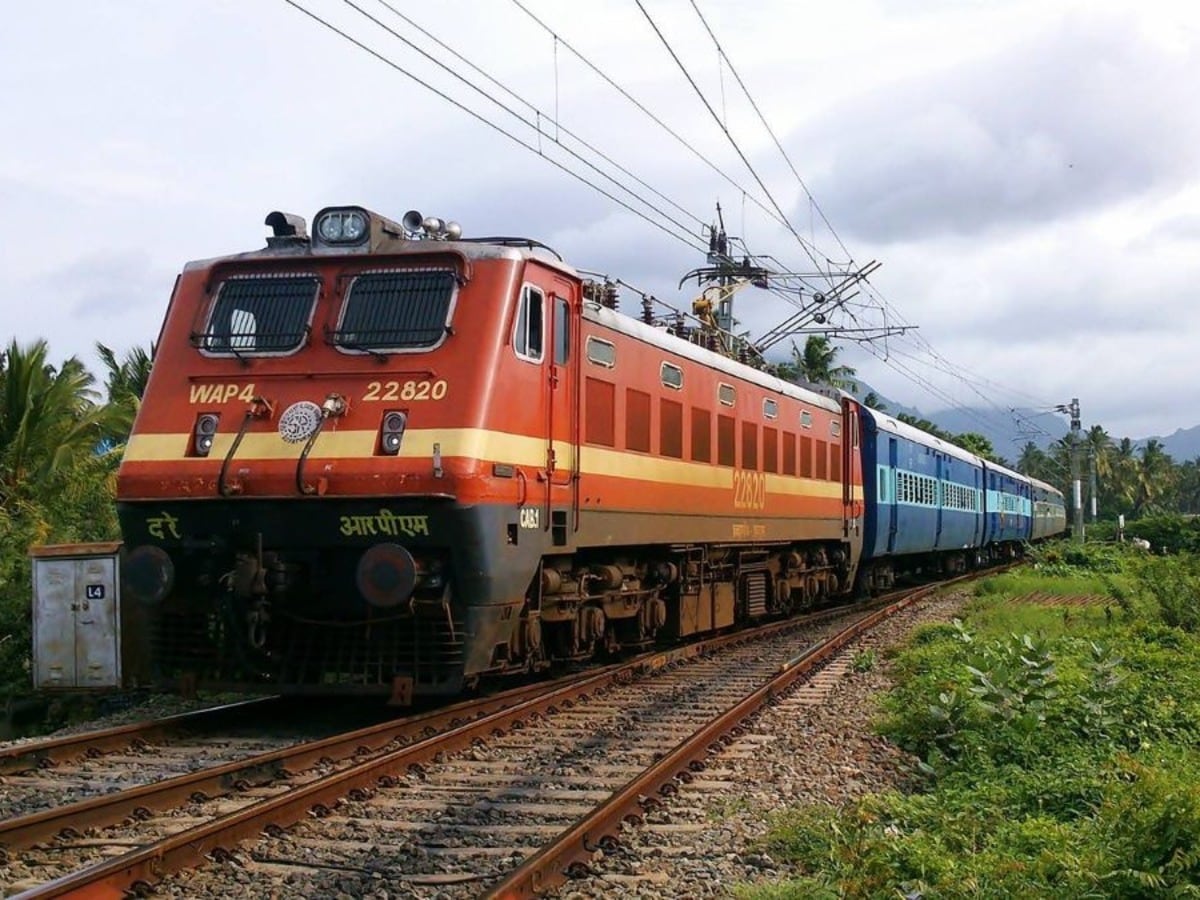 छत्तीसगढ़ में रेलवे चौथी लाइन निर्माण के चलते रद्द हुई कई ट्रेनें…..