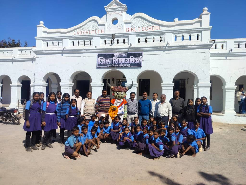 खेलो इंडिया ट्राइबल गेम्स 2026 की मशाल गौरव यात्रा खैरागढ़ पहुँची, जिला प्रशासन ने किया,भव्य&nbsp;स्वागत