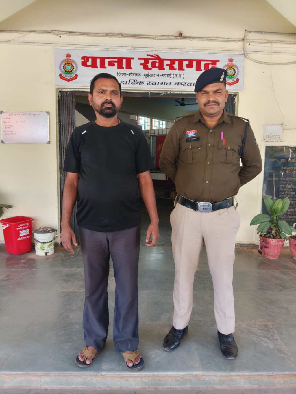30 वर्षों से फरार स्थायी वारंटी गिरफ्तार, खैरागढ़ पुलिस की बड़ी&nbsp;सफलता…..