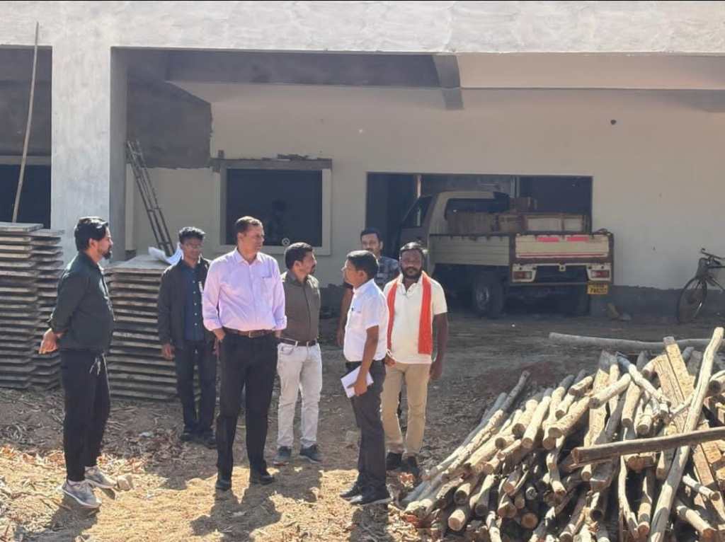 संभागायुक्त ने अस्पताल भवन का किया निरीक्षण….